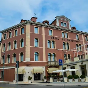 Le Boulevard Itália